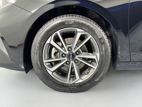 Used 2023 Kia Forte LXS w/ LXS Technology Package FWD image 28