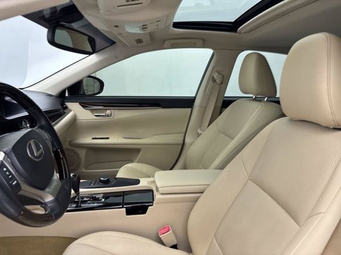 Used 2014 Lexus ES 350 w/ Premium Package FWD image 24