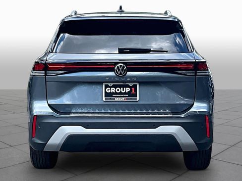 Used 2025 Volkswagen Tiguan S FWD image 5