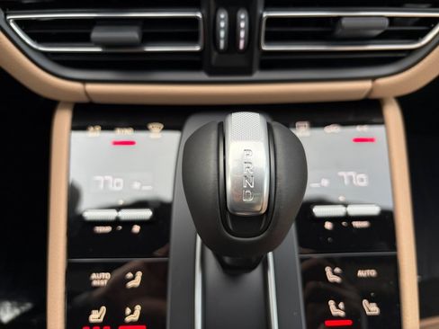 Certified 2026 Porsche Macan Turbo AWD/4WD image 25