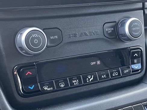 New 2024 RAM ProMaster 3500 w/ Premium Convenience Group image 18