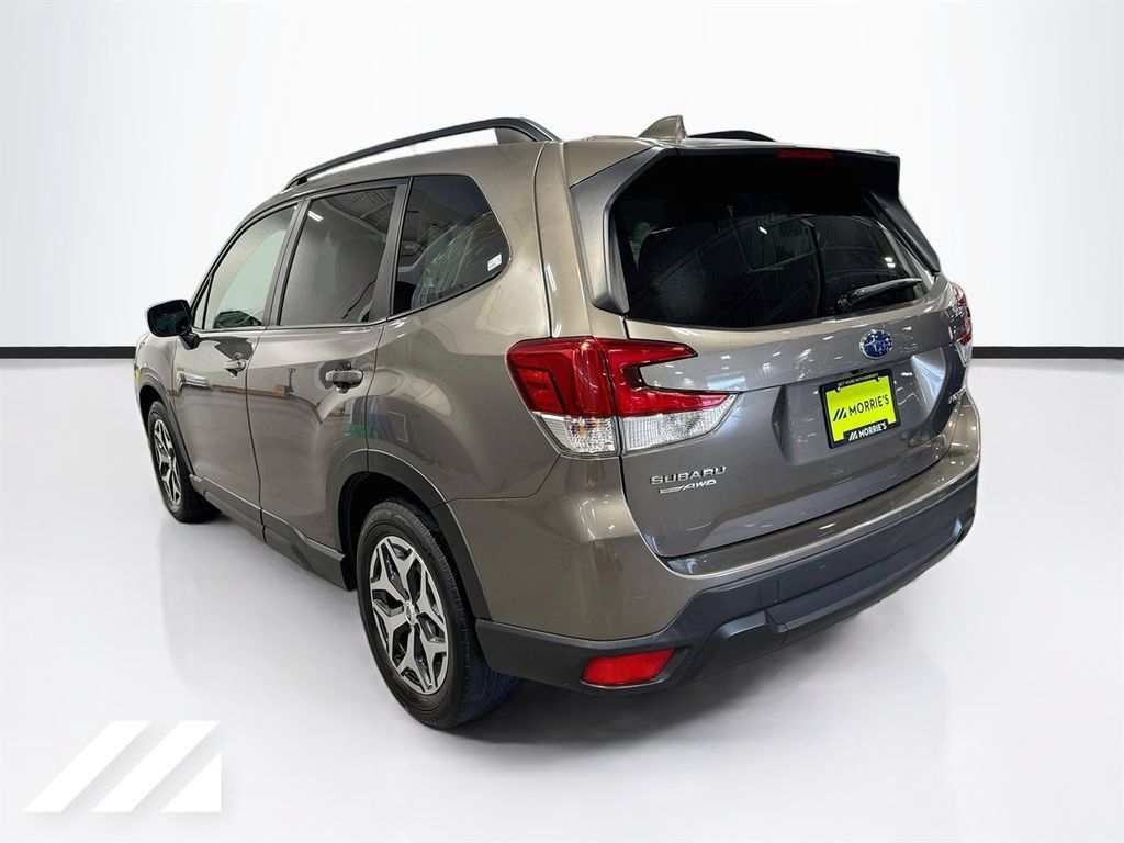 Used 2021 Subaru Forester Premium AWD/4WD image 7