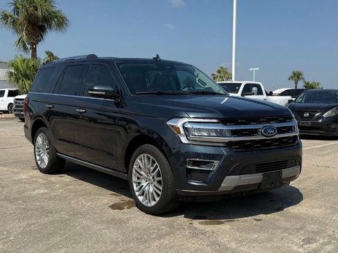 Certified 2024 Ford Expedition Limited RWD image 3