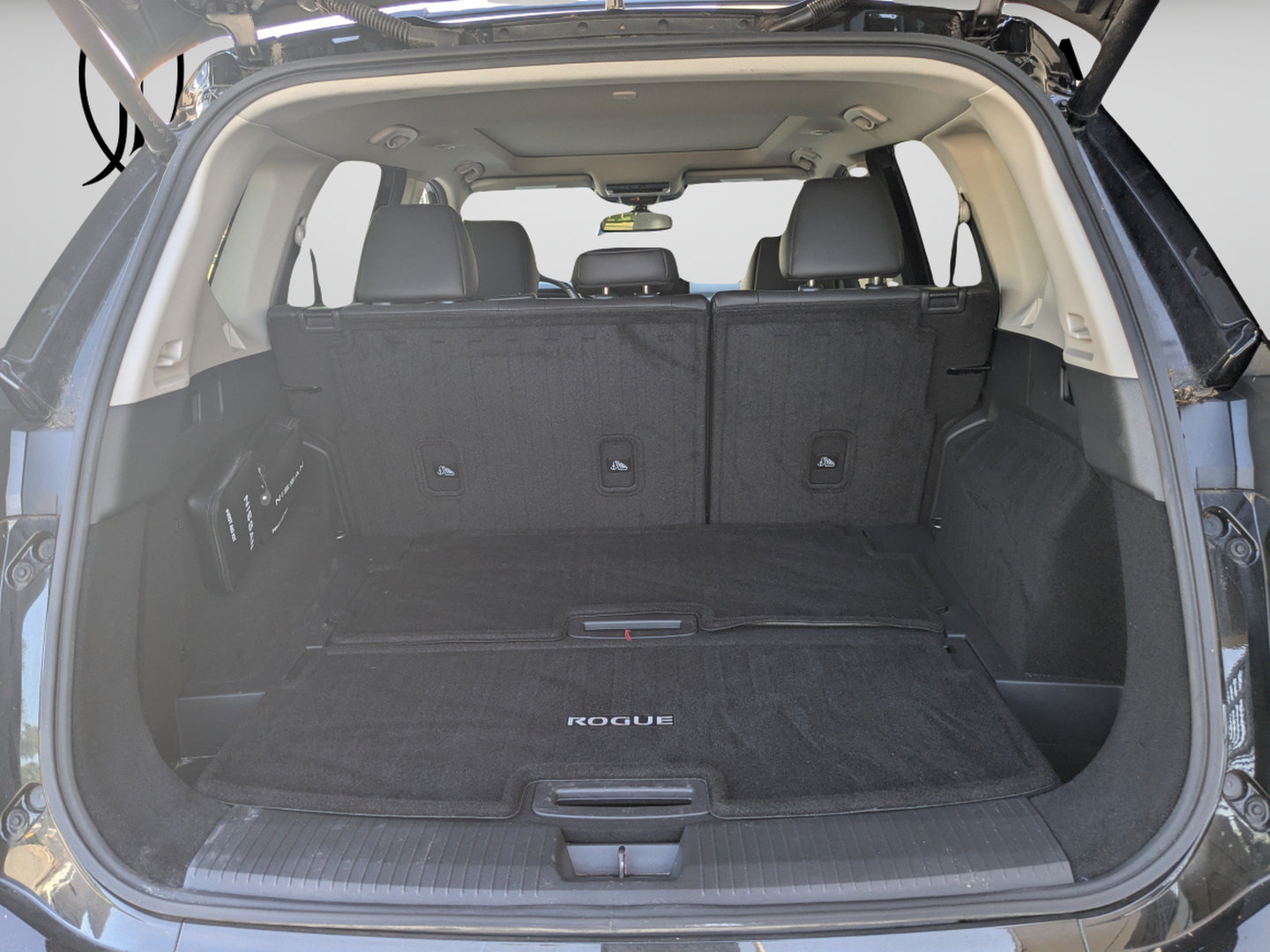 Used 2025 Nissan Rogue Platinum w/ Platinum Premium Package AWD/4WD image 9