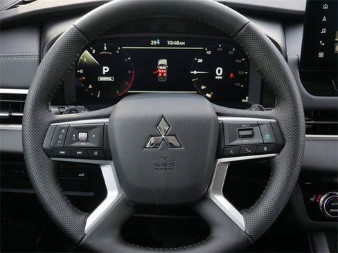 New 2026 Mitsubishi Outlander SE image 8