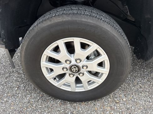 Used 2025 Toyota Tacoma SR5 RWD image 10