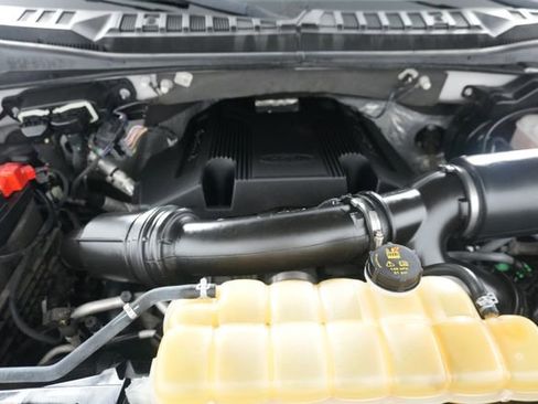 Used 2017 Ford F150 Lariat w/ Equipment Group 502A Luxury AWD/4WD image 40
