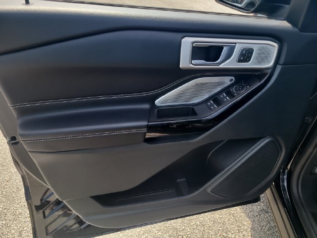 Used 2021 Ford Explorer ST w/ Equipment Group 401A AWD/4WD image 18