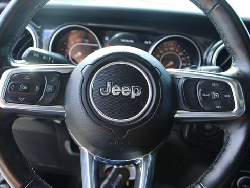 Used 2021 Jeep Wrangler Unlimited Sahara AWD/4WD image 17