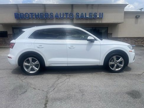 Used 2020 Audi Q5 2.0T Premium w/ Convenience Package image 7
