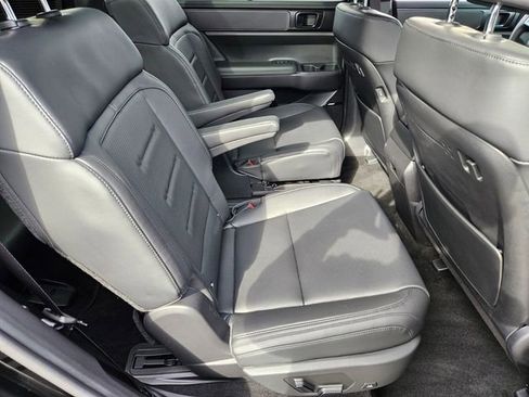 Certified 2025 Hyundai Santa Fe Calligraphy image 18