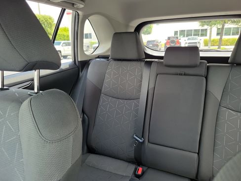 Used 2020 Toyota RAV4 XLE FWD image 21