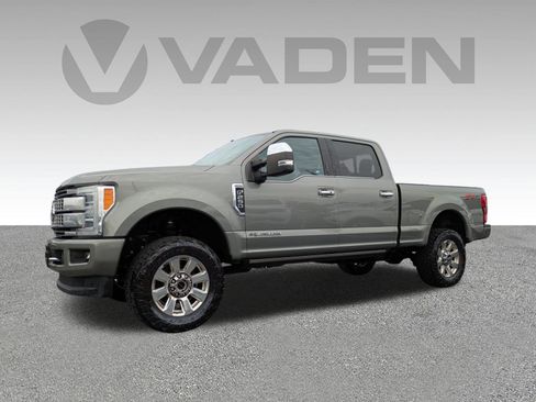 Used 2019 Ford F250 Platinum w/ Platinum Ultimate Package image 2