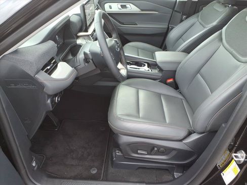 Used 2026 Ford Explorer Active w/ Active Comfort Package AWD/4WD image 5