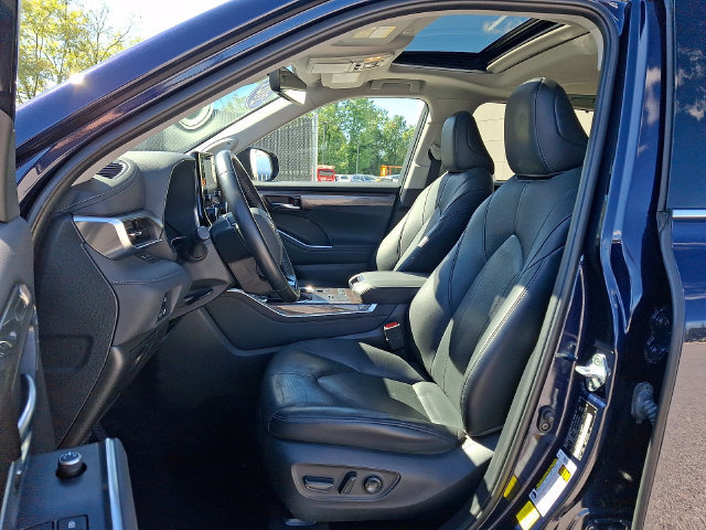 Used 2021 Toyota Highlander Limited AWD/4WD image 13