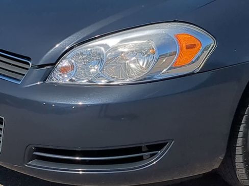 Used 2009 Chevrolet Impala LT w/ Luxury Edition Package FWD image 11