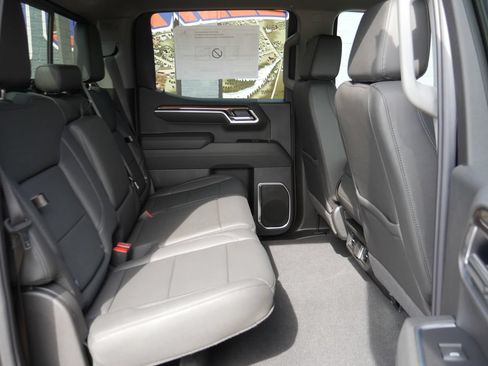 New 2026 Chevrolet Silverado 1500 LT w/ Z71 Off-Road Package AWD/4WD image 13