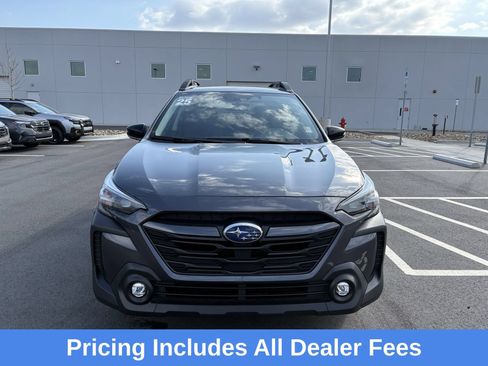 Used 2025 Subaru Outback Premium AWD/4WD image 2