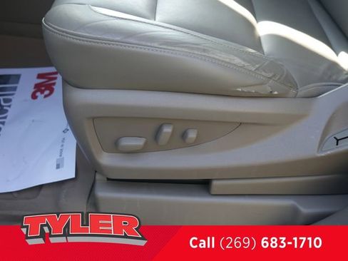 Used 2019 Chevrolet Suburban LT w/ LT Signature Package AWD/4WD image 21