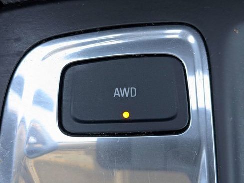 Used 2020 Chevrolet Equinox LT image 32