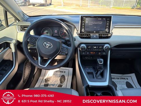 Used 2020 Toyota RAV4 XLE Premium FWD image 37