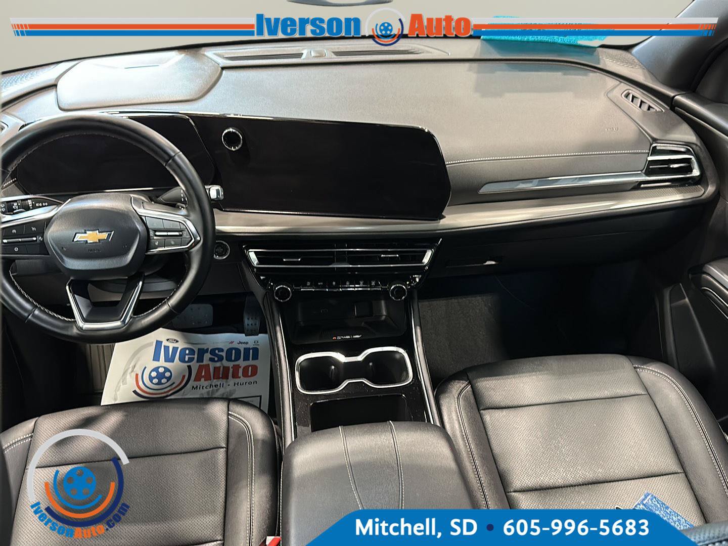 Used 2026 Chevrolet Traverse LT AWD/4WD image 24