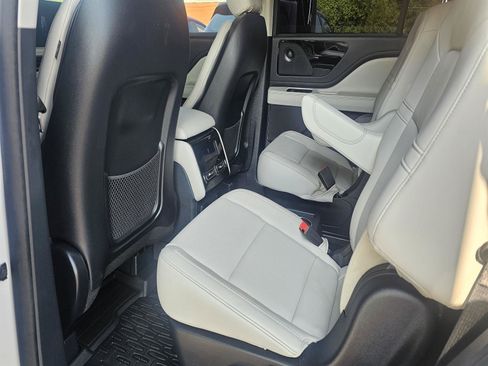 Used 2025 Lincoln Aviator 2WD w/ Jet Appearance Package image 9