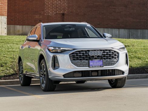 New 2026 Audi Q5 Premium AWD/4WD image 1