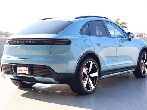 New 2025 Porsche Macan 4S Electric image 9