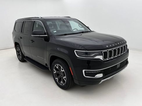 Used 2023 Jeep Wagoneer Series III w/ Preferred Equipment Group AWD/4WD image 6