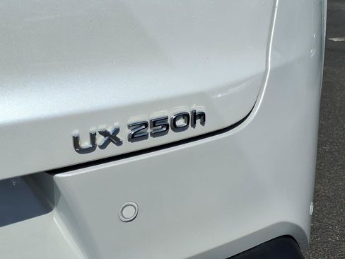 Used 2021 Lexus UX 250h AWD/4WD image 9