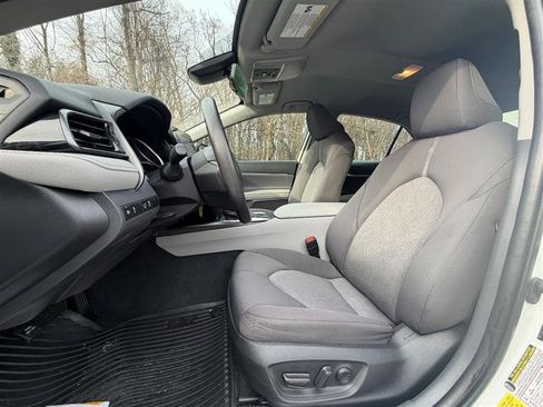 Used 2022 Toyota Camry LE image 25