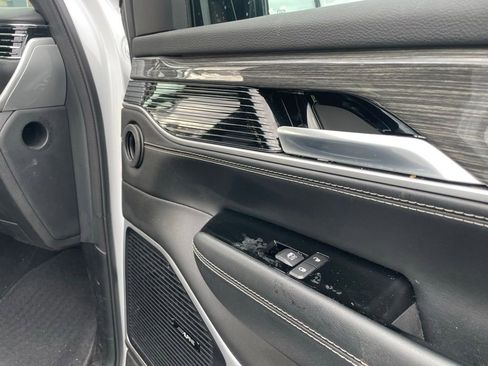 Used 2022 Jeep Wagoneer Series III image 44