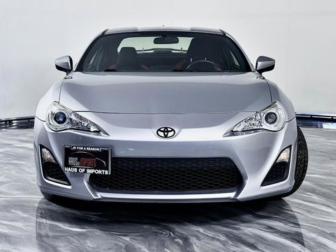 Used 2015 Scion FR-S RWD image 7
