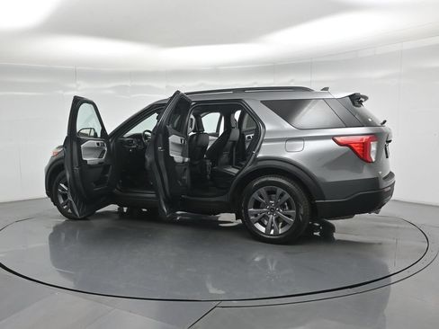 Certified 2023 Ford Explorer XLT w/ Equipment Group 202A RWD image 34