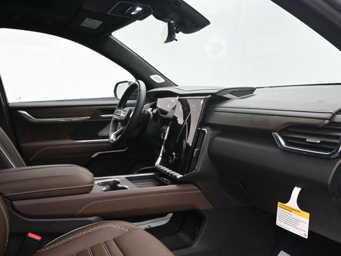 New 2026 GMC Acadia Denali Ultimate image 12