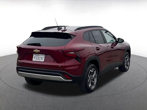 Used 2025 Chevrolet Trax LT w/ LT Convenience Package image 14