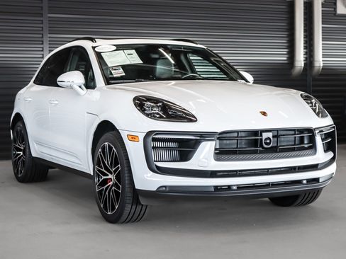 Certified 2023 Porsche Macan S image 7