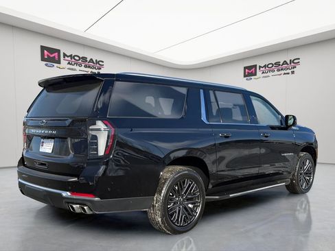 Used 2026 Chevrolet Suburban High Country w/ Sun And Tow Package AWD/4WD image 3