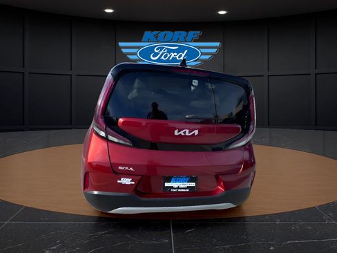 Used 2023 Kia Soul LX w/ LX Technology Package image 4