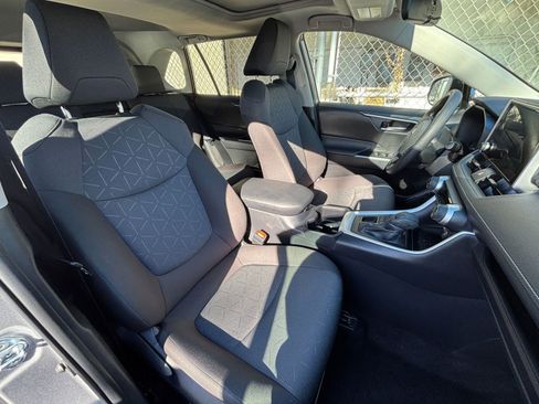 Used 2025 Toyota RAV4 XLE image 36