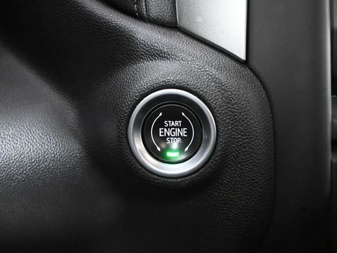 Used 2021 Chevrolet Silverado 1500 RST AWD/4WD image 31