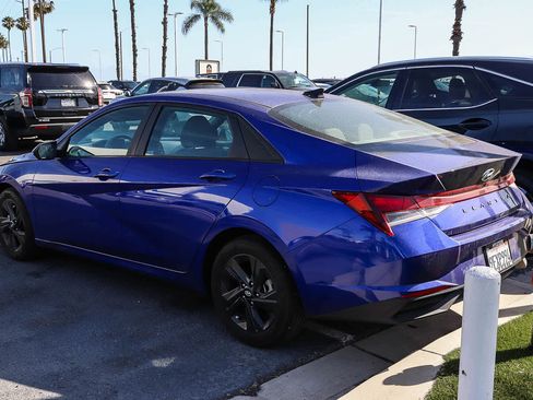 Used 2023 Hyundai Elantra SEL image 5