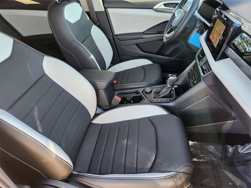 New 2026 Volkswagen Taos SEL image 19