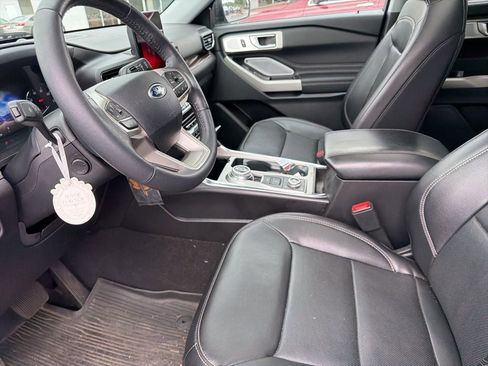 Certified 2023 Ford Explorer Limited w/ Limited Technology Package AWD/4WD image 7