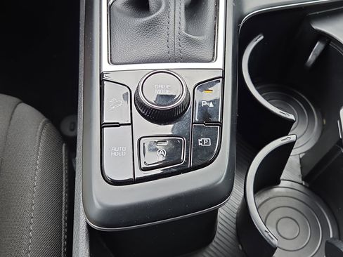 Used 2024 Kia Sportage LX image 18