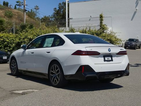 New 2026 BMW i5 eDrive40 w/ M Sport Package RWD image 17