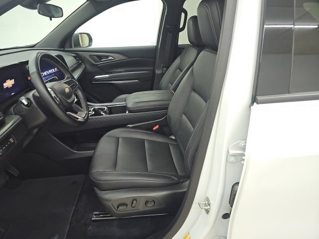 Used 2025 Chevrolet Traverse LT AWD/4WD image 2