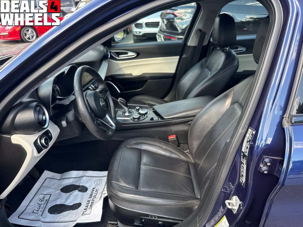 Used 2018 Alfa Romeo Giulia AWD image 9
