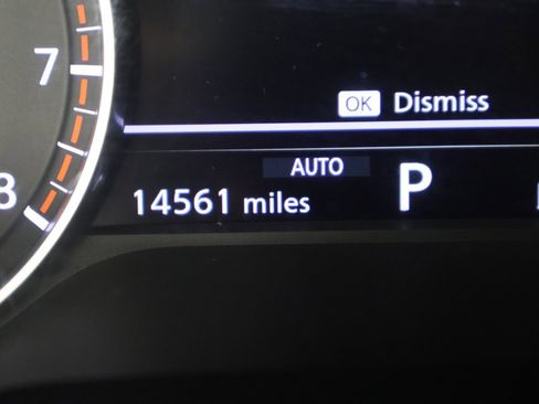 Used 2024 Nissan Pathfinder S image 37